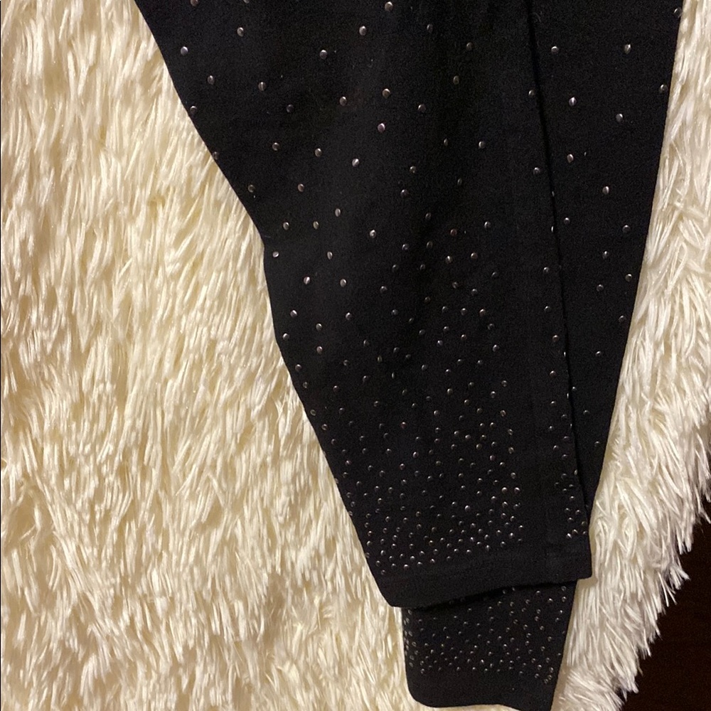 Hue Women’s Black Leggings With Silver Studs. Size M - Picture 4 of 4